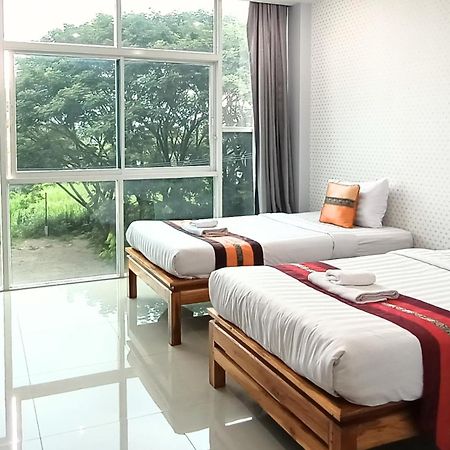 Km Hotel Чиангмай Екстериор снимка