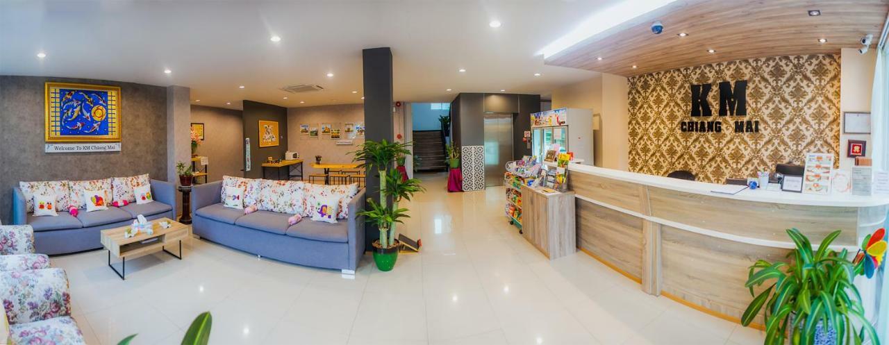 Km Hotel Чиангмай Екстериор снимка