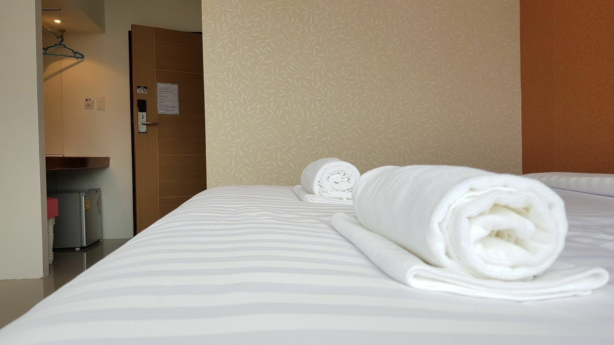 Km Hotel Чиангмай Екстериор снимка