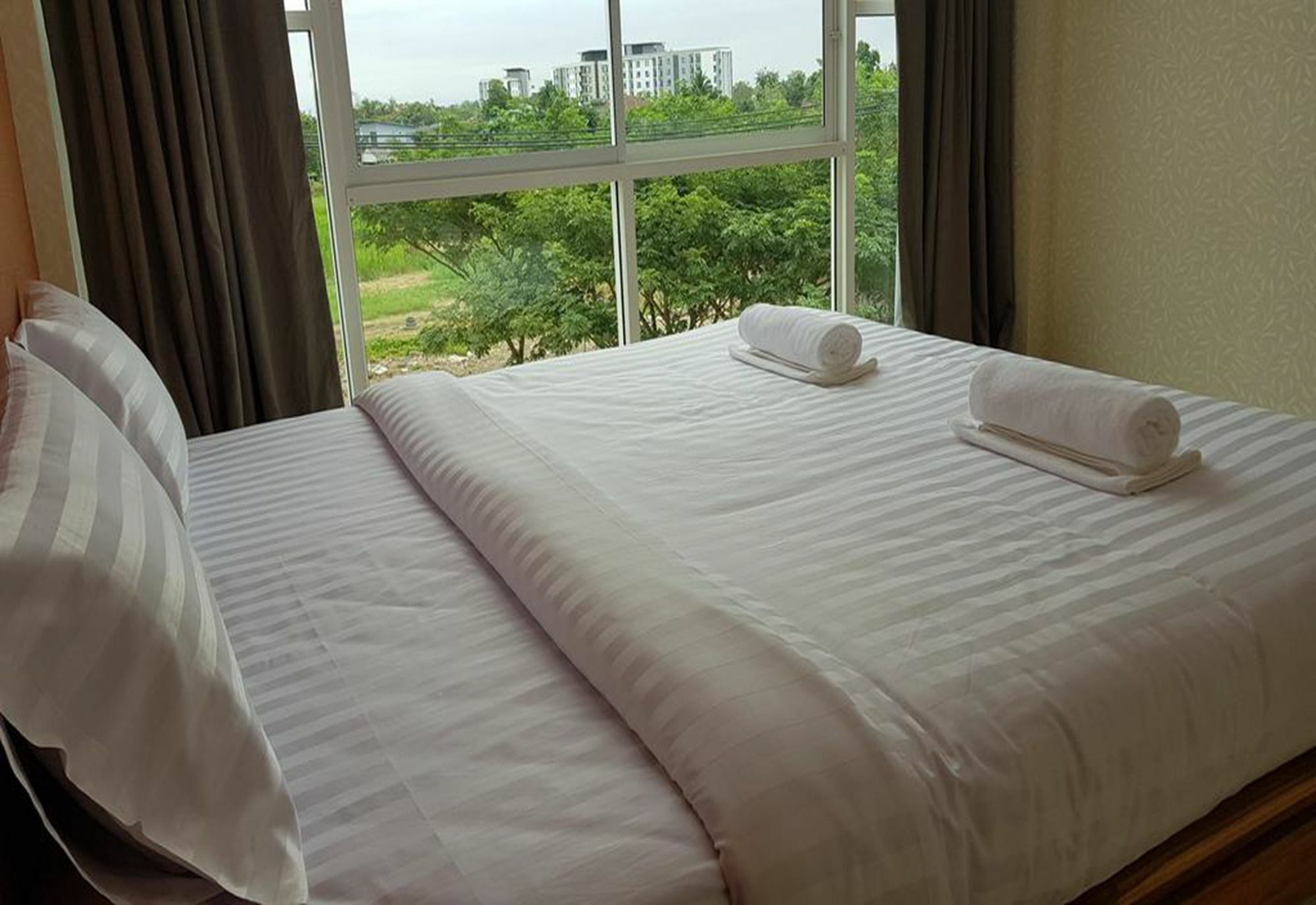 Km Hotel Чиангмай Екстериор снимка