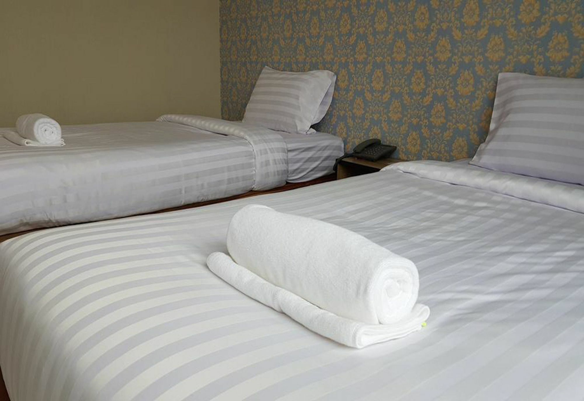 Km Hotel Чиангмай Екстериор снимка