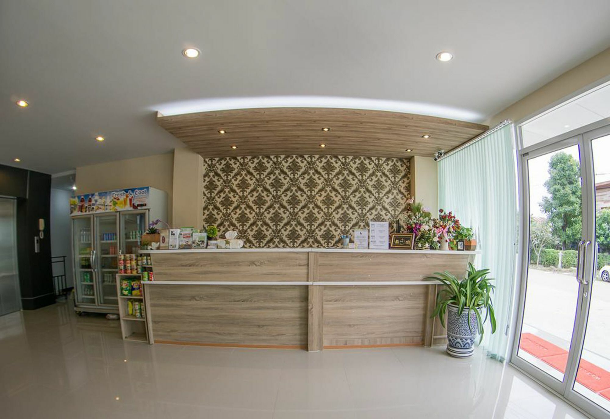 Km Hotel Чиангмай Екстериор снимка