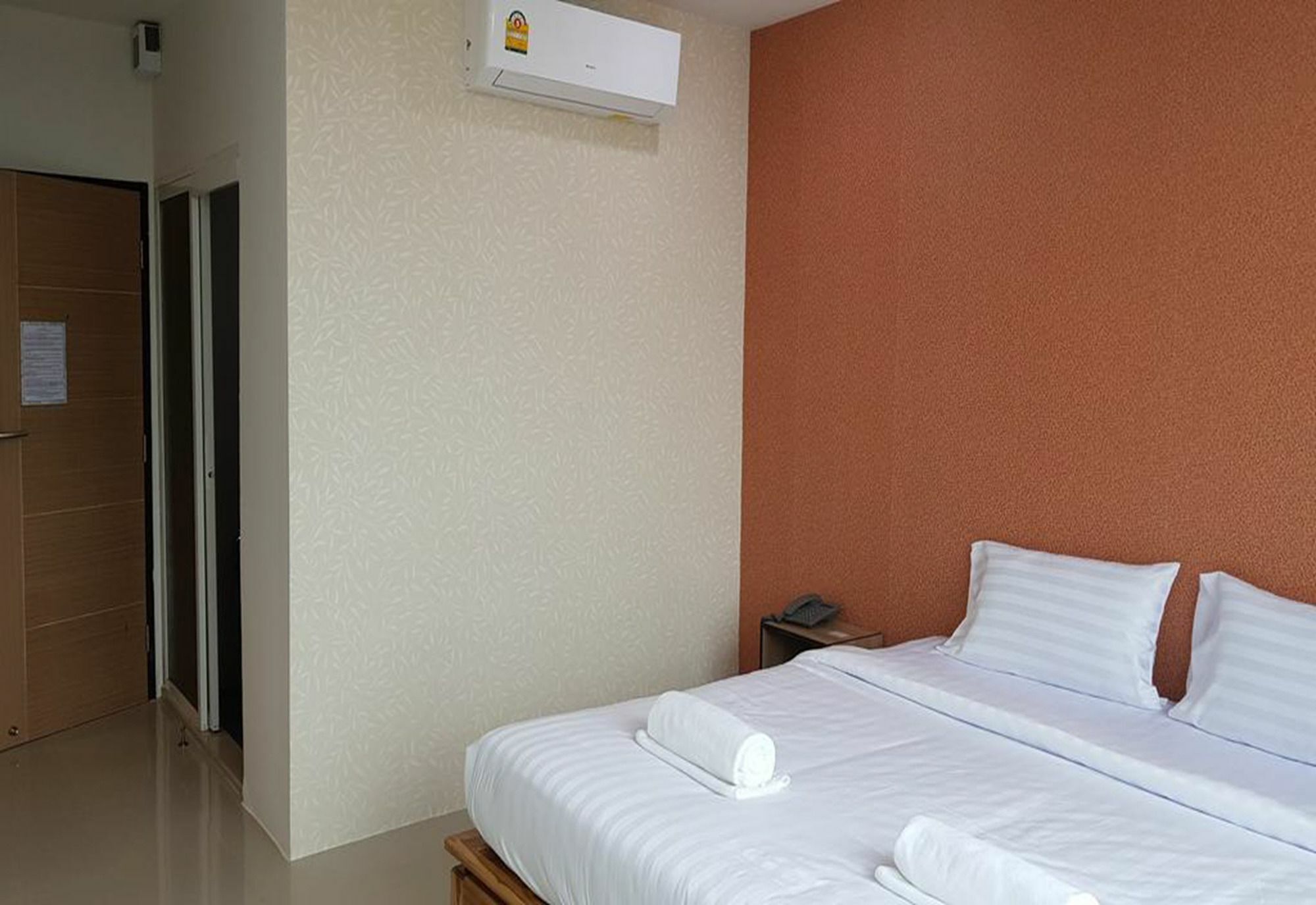 Km Hotel Чиангмай Екстериор снимка